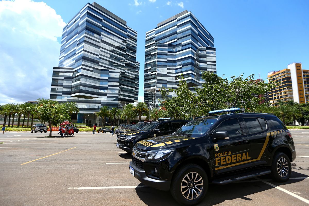 PF aponta que perito criou dossiês sobre ministros a partir do celular de Vorcaro