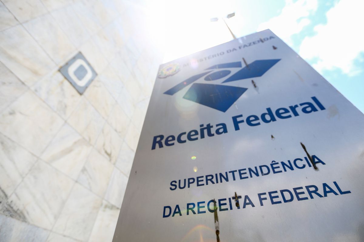 Receita aposta em “cobrança amigável” para elevar arrecadação e já registra recorde histórico