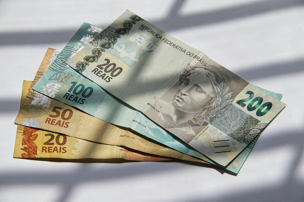 Nova fase do Desenrola pode beneficiar até quem não tem dívidas; entenda