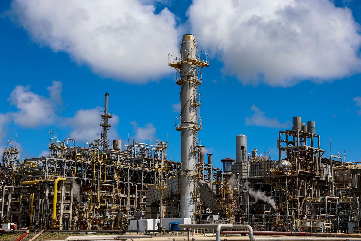 Petrobras quer recomprar Refinaria Mataripe; entenda