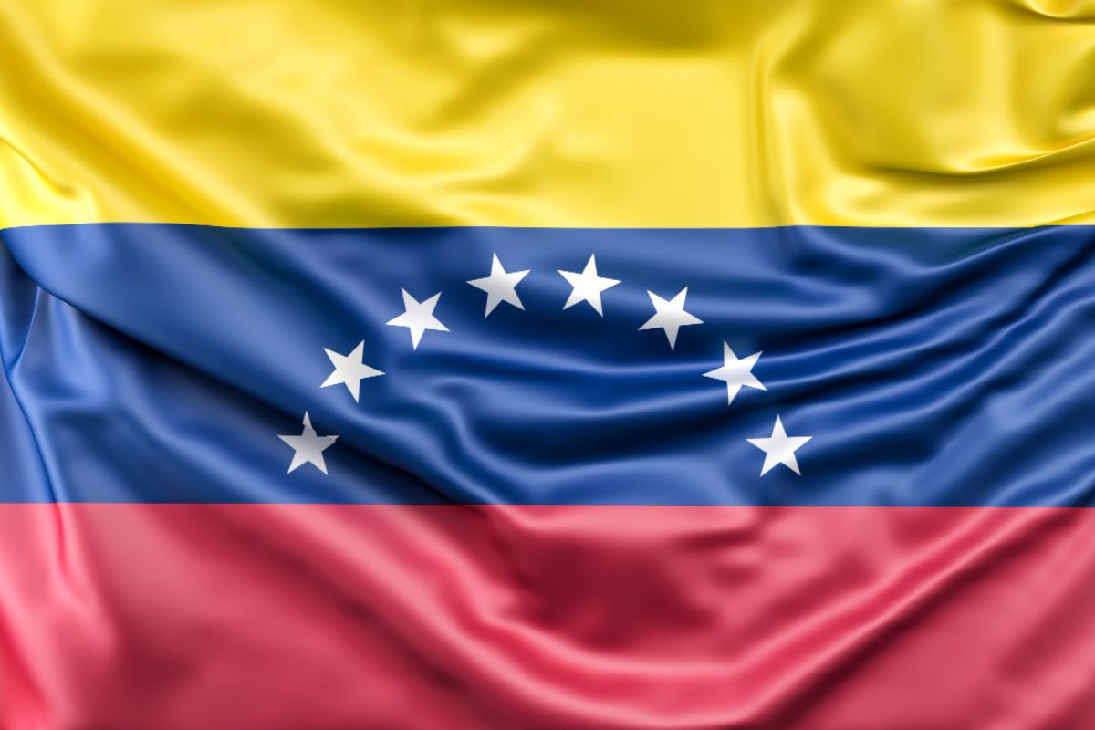 Governo da Venezuela exige busca e prisão de todos os envolvidos nos ataques dos EUA