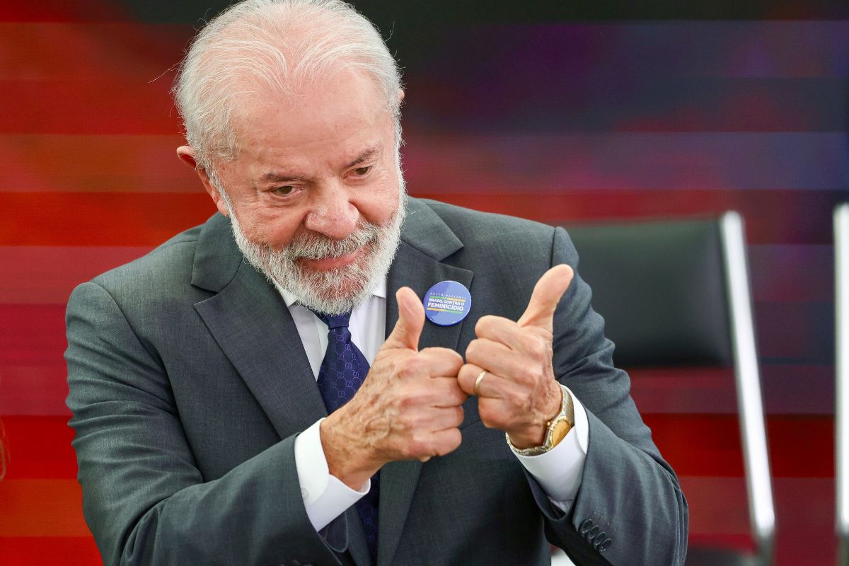 Pesquisa aponta empate de Lula com Flávio, Michelle e Tarcísio no 2º turno