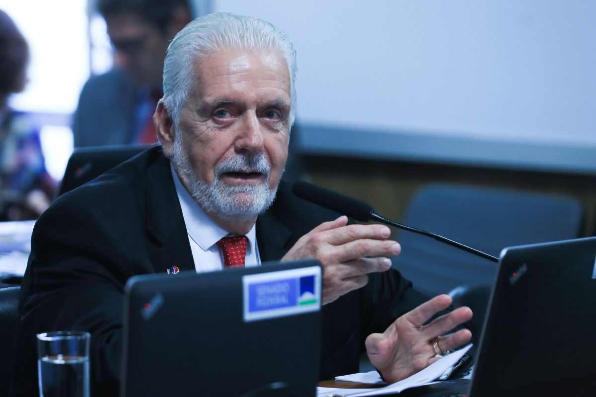 PF encontra quase meio milhão de reais em moeda estrangeira nos endereços de Jaques Wagner