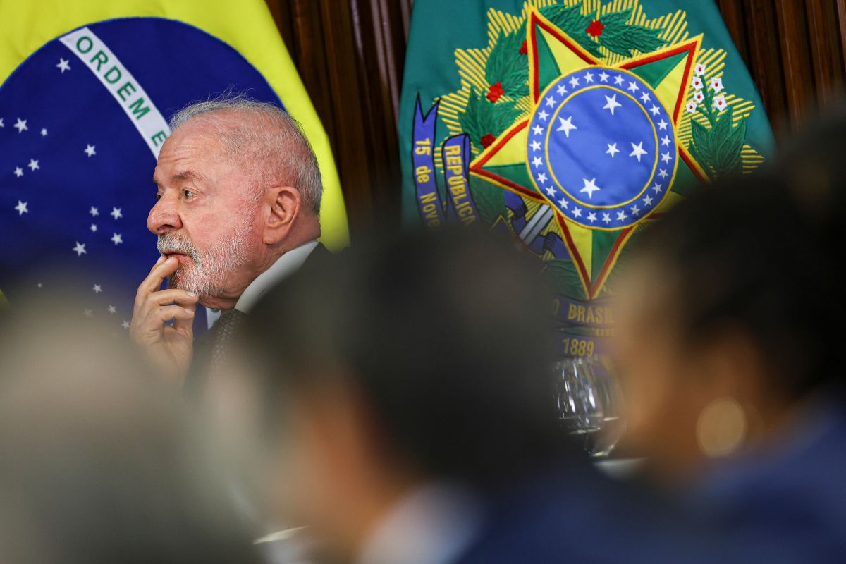 Esquerda busca nome capaz de evitar avanço da direita