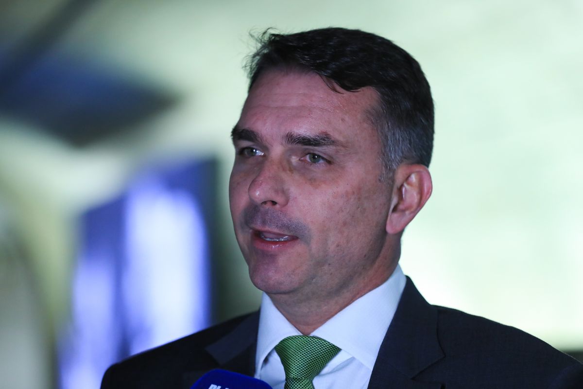 Pesquisa eleitoral contestada: entenda a ação de Flávio Bolsonaro