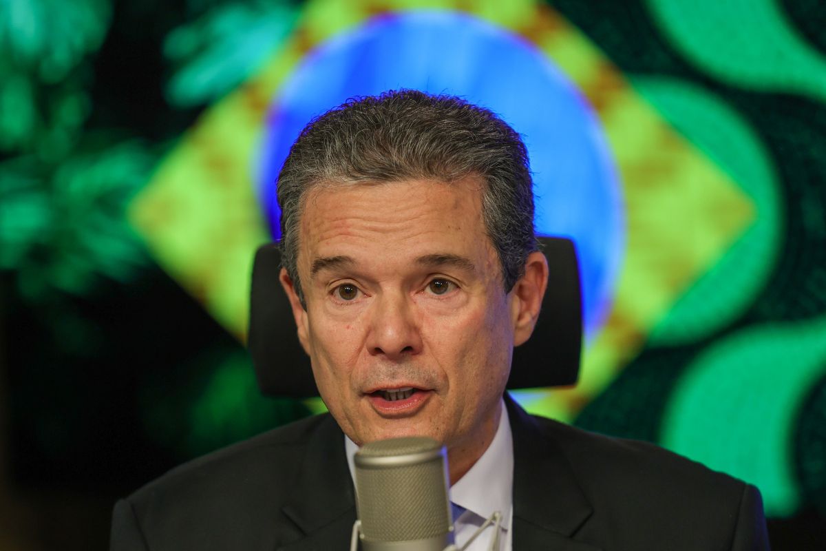 Novo ministro da Agricultura estreia agenda com reunião junto à bancada da agropecuária