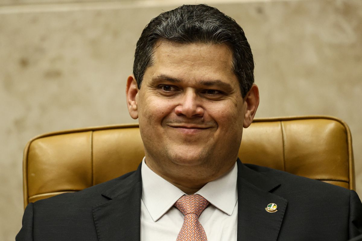 Alcolumbre encontra uma brecha no Caso Master