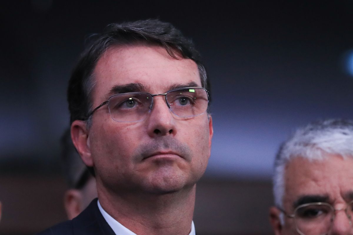 Entenda a relação entre Marco Rubio, Flávio Bolsonaro e o tarifaço de Trump
