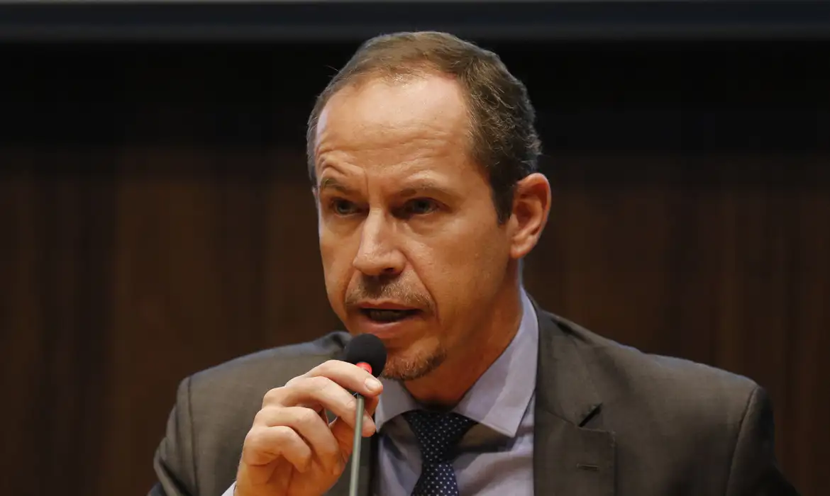Cappelli aponta “caos absoluto” na saúde do DF e define pautas