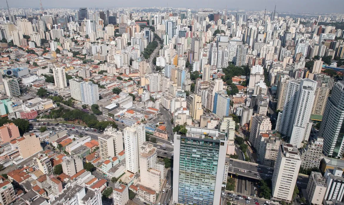 Entenda decisão de Fachin que libera emissão de alvarás de construção em SP