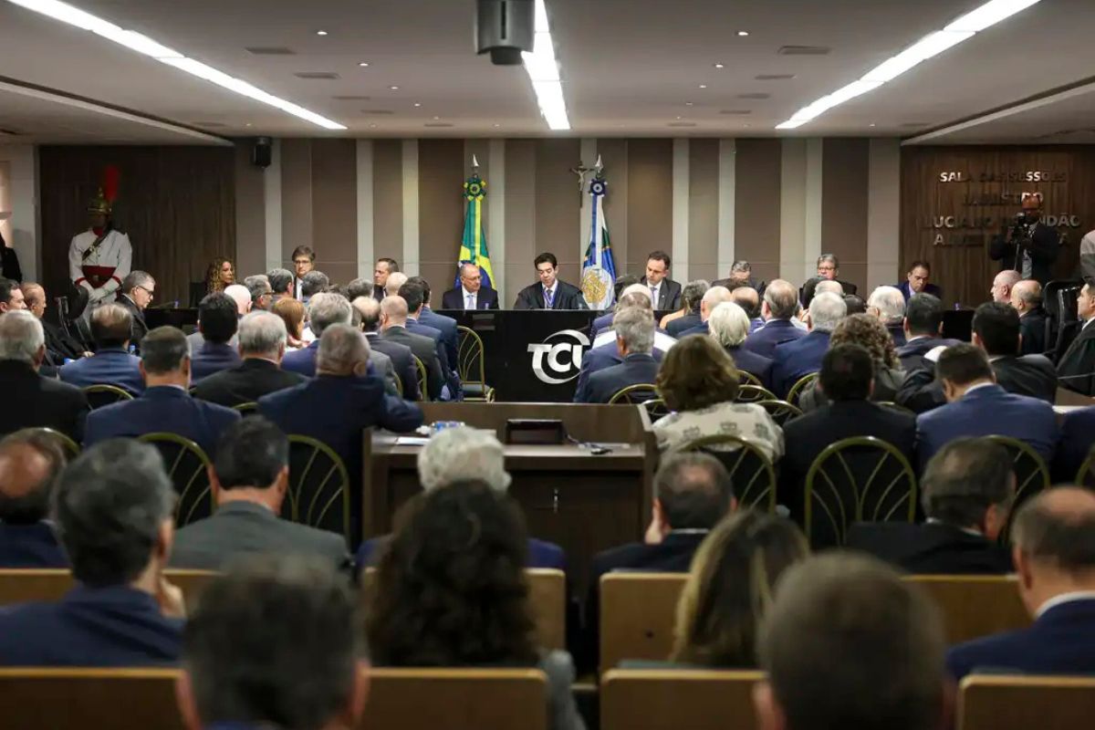 Congresso anuncia emenda que blinda tribunais de contas; entenda o que são e o que muda