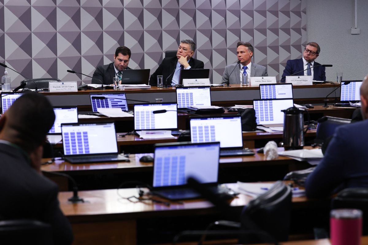 Como funciona uma CPMI?