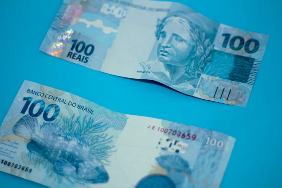 Como a carga tributária impacta o consumo sem que o consumidor perceba?