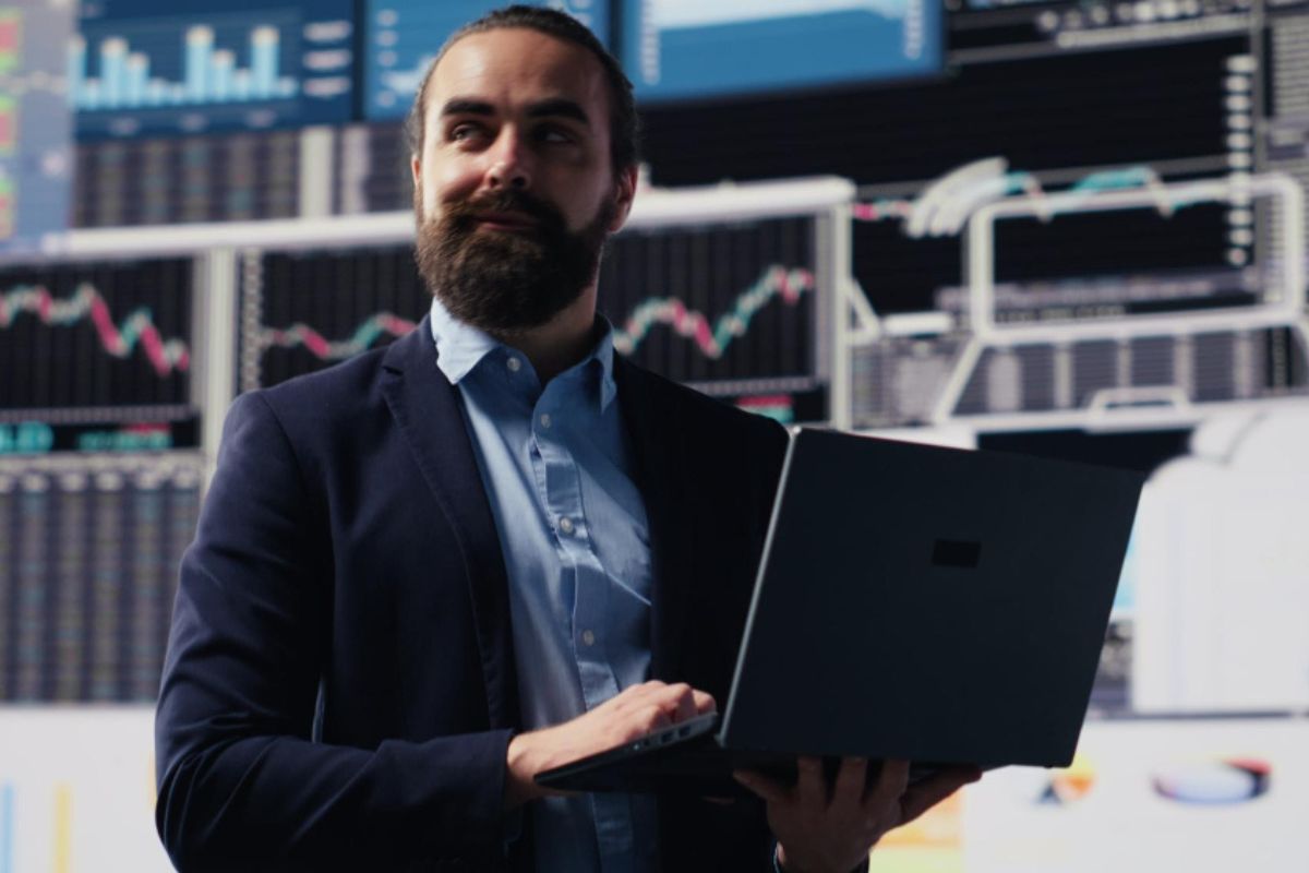 Carry trade: por que investidores estrangeiros aproveitam juros altos no Brasil?