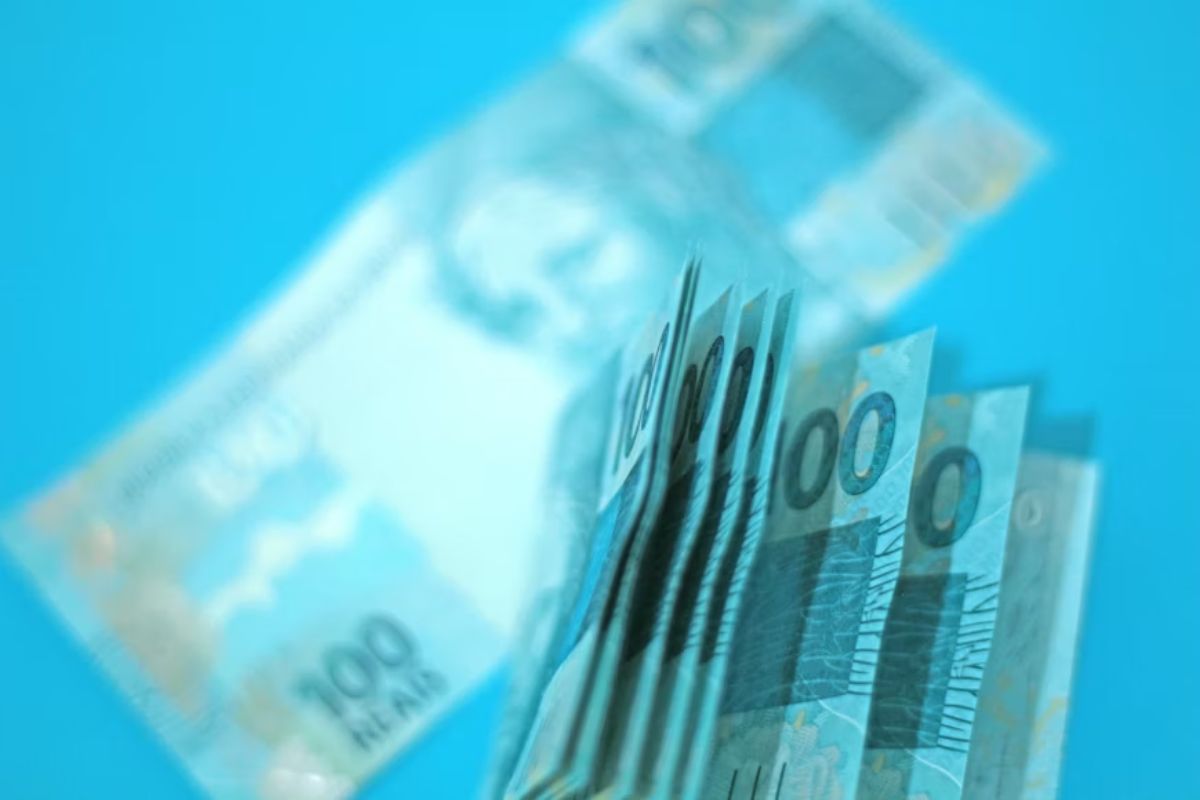 Quando vou receber os valores ajustados do salário mínimo?