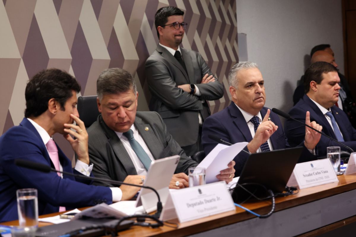 CPMI do INSS ouve investigada ligada à Conafer, após cancelamento de Vorcaro