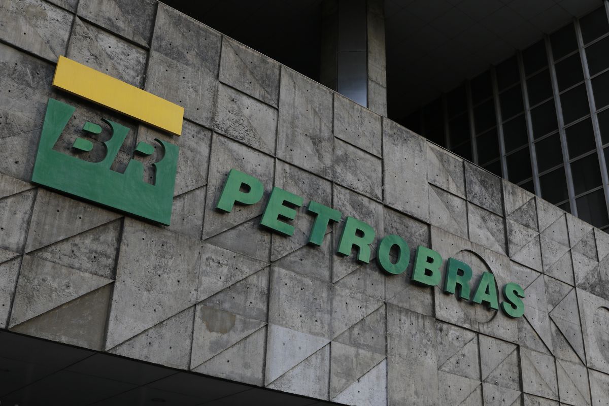 Vazamento de 1992 volta à Justiça; relembre outros desastres causados pela Petrobras