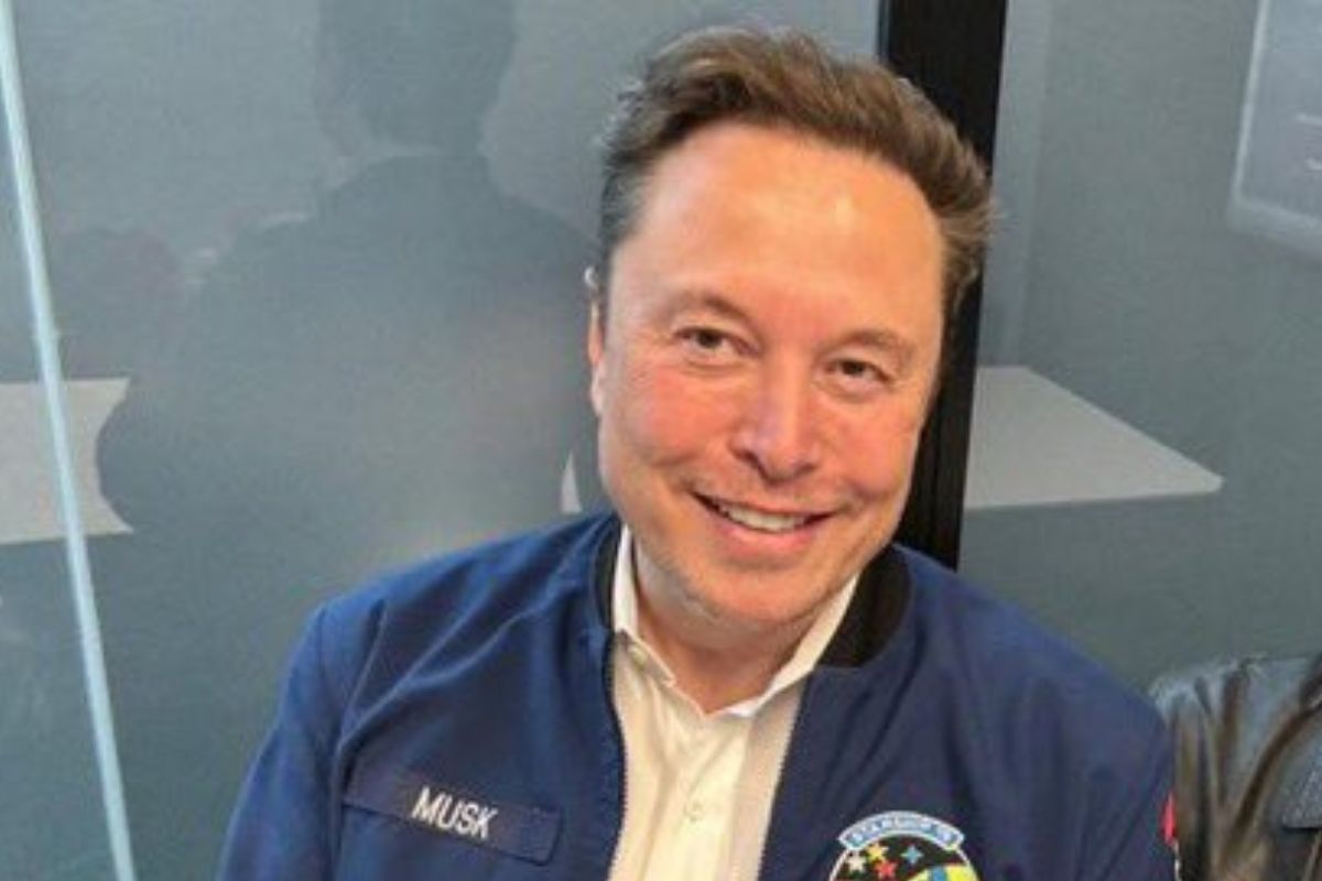 Elon Musk atinge marca inédita no mundo e supera US$ 700 bilhões em patrimônio