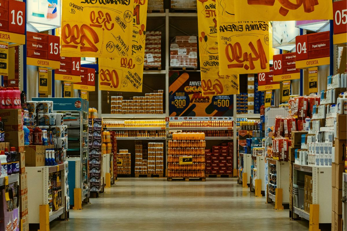 Vendas no varejo crescem 0,6% em fevereiro