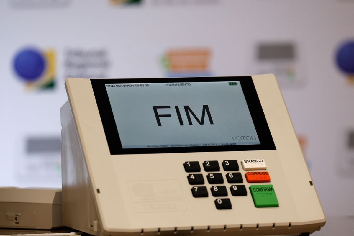 Justiça Eleitoral ainda tem gargalos contra fake news, aponta especialista