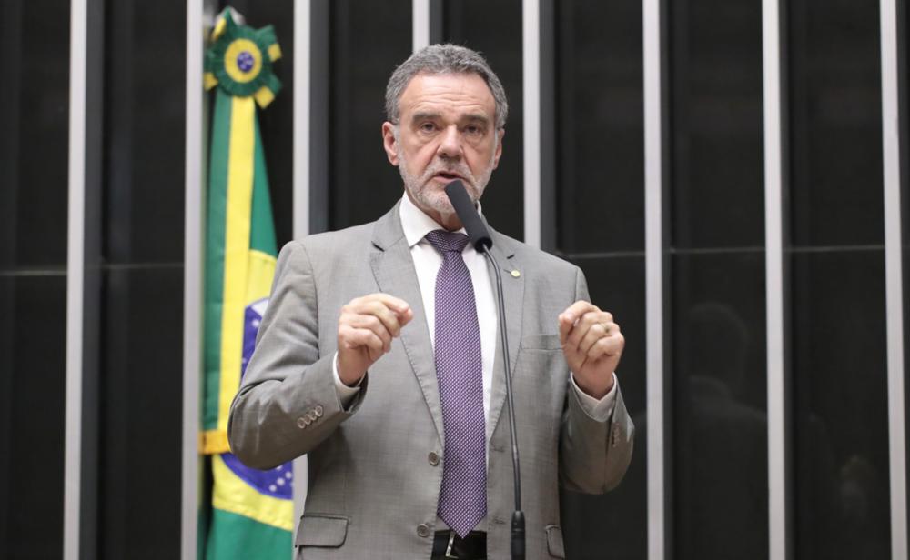 Deputado baiano defende alimentação para entregadores e avanço da jornada reduzida
