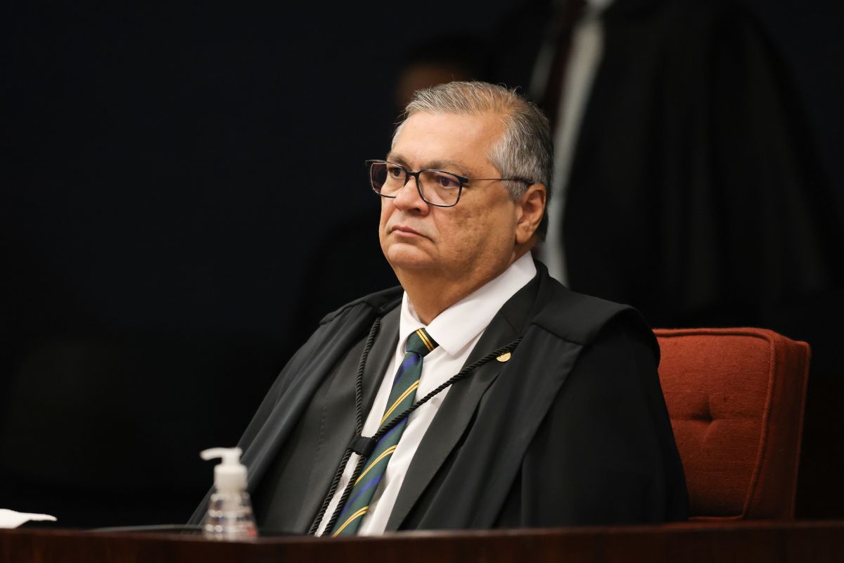 Flávio Dino suspende “penduricalhos” e reforça cumprimento do teto salarial no serviço público