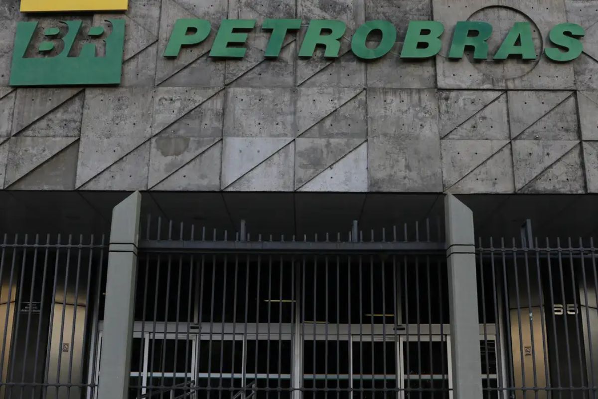 Petrobras ainda não sabe se vai reajustar preços da gasolina e do diesel