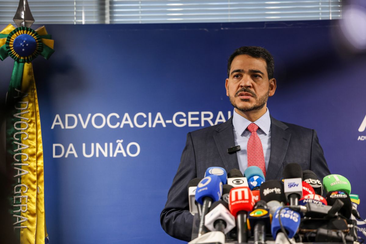 AGU apresenta manifestação contra decisão de Gilmar Mendes sobre impeachment de ministros