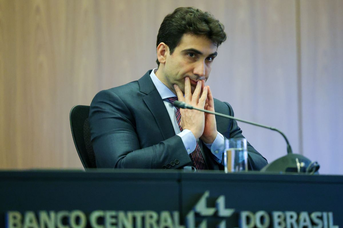 Cenário internacional torna ambiente econômico nacional incerto, aponta ata do Copom