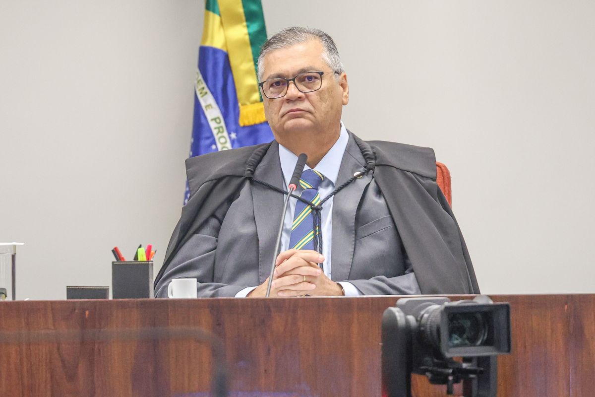 Entenda o que levou Dino a pedir informações sobre emendas no filme de Bolsonaro