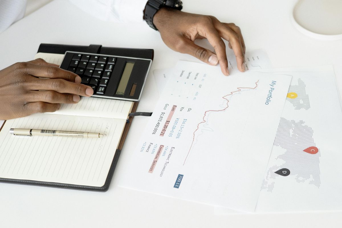 61 milhões de brasileiros investem e 64% estão fora do mercado financeiro