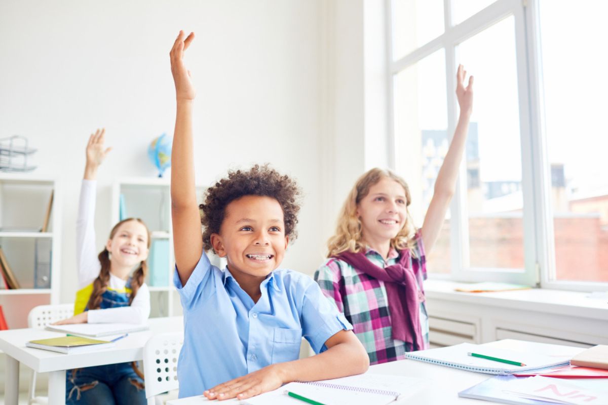 Educação é o principal custo de criar um filho no Brasil — e os valores podem ser milionários