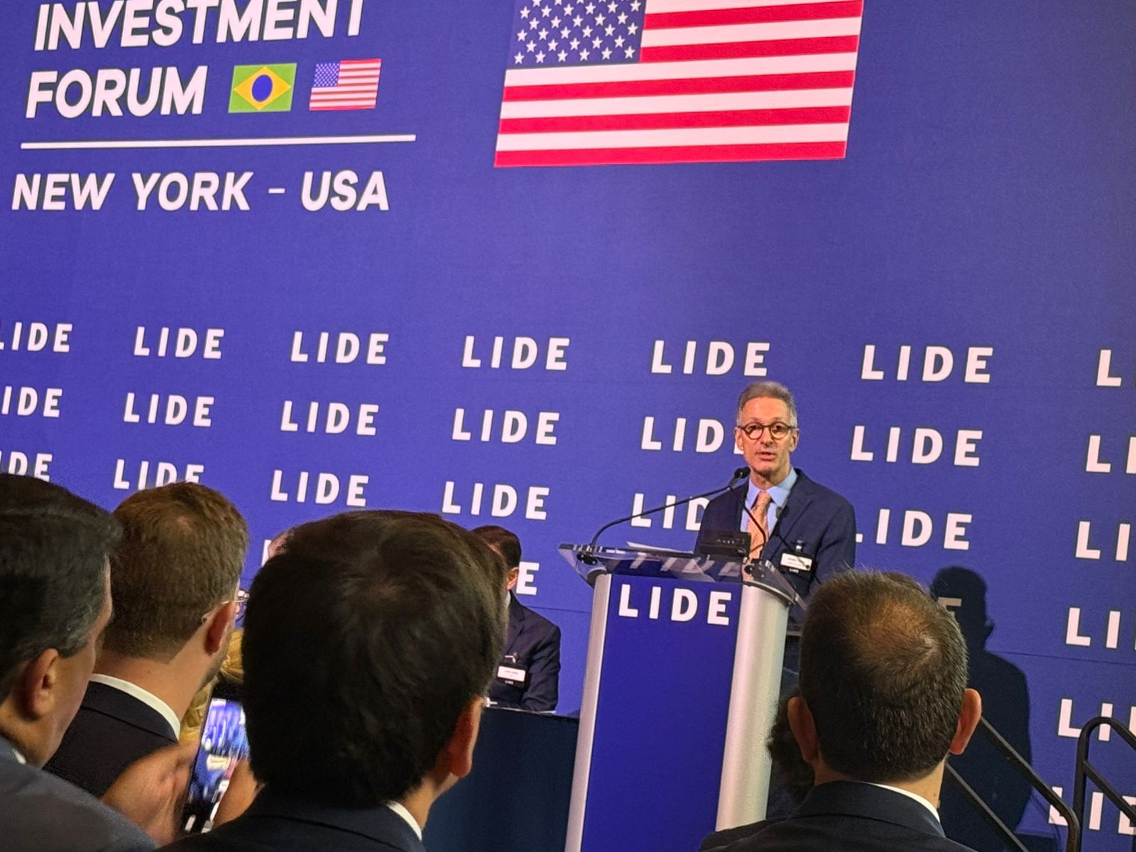 Candidatos à Presidência apresentam propostas em debate do Lide em Nova York