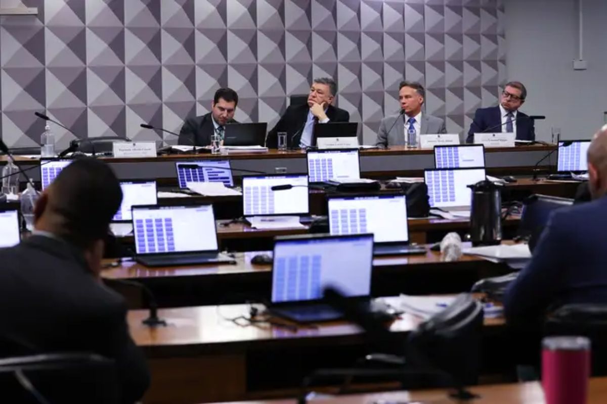 CPMI do INSS ouve presidente do Dataprev e ex-secretária do “Careca do INSS”