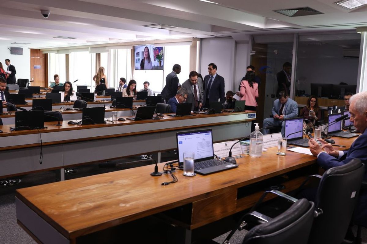 Conheça a proposta de redução da maioridade penal, que será votada na CCJ na Câmara