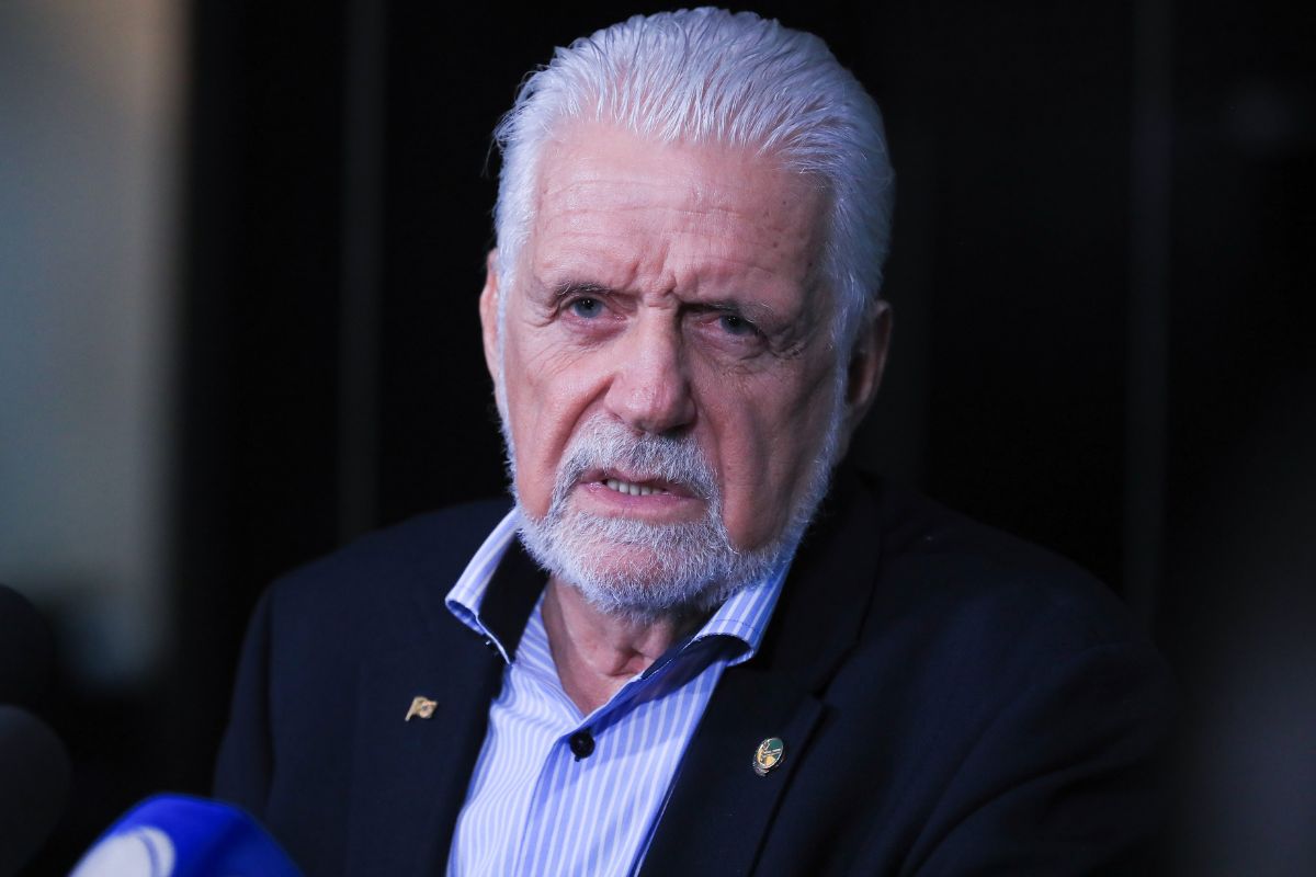 Caso Master: Defesa de Jaques Wagner pede adiamento de depoimento à PF