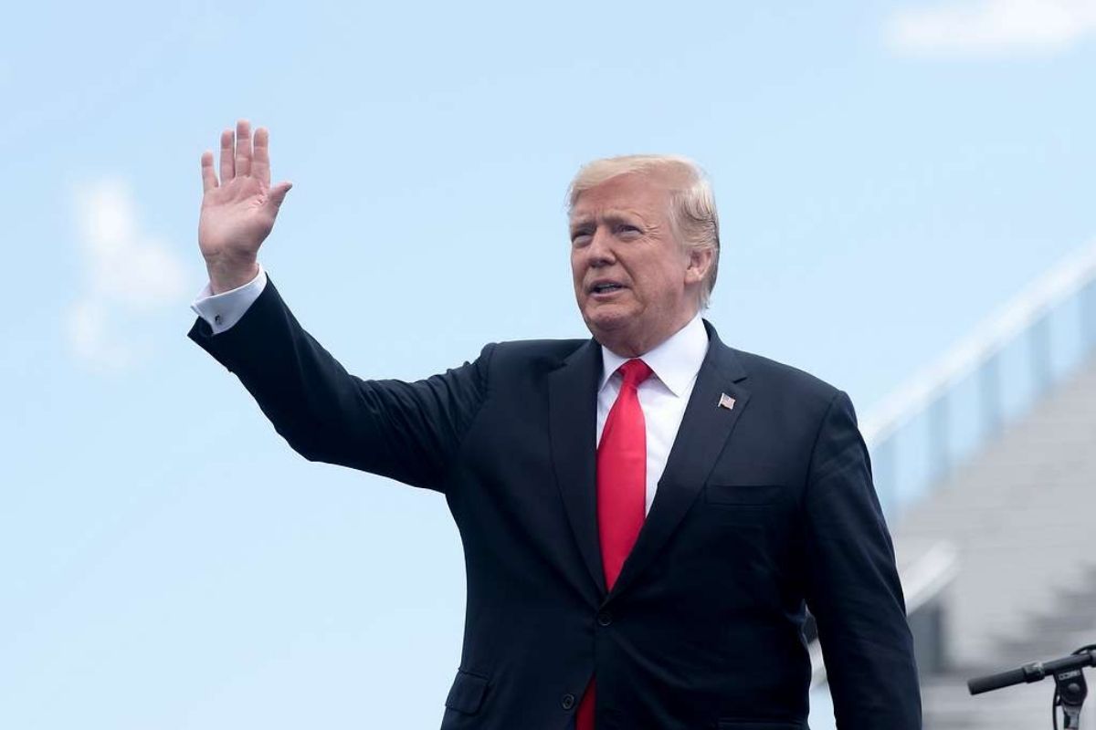 Governo Trump revoga mais de 100 mil vistos e amplia rigor contra imigrantes nos EUA