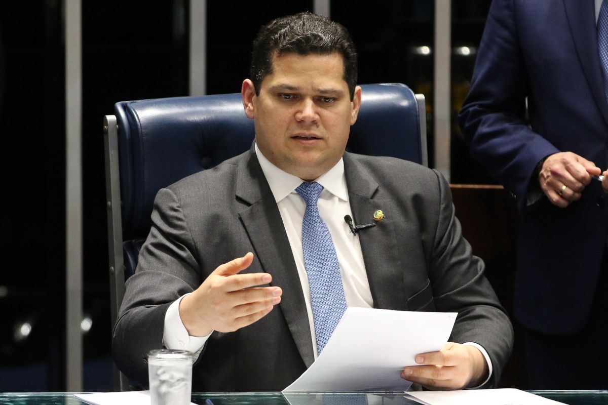 Mais uma pauta parada para Davi Alcolumbre