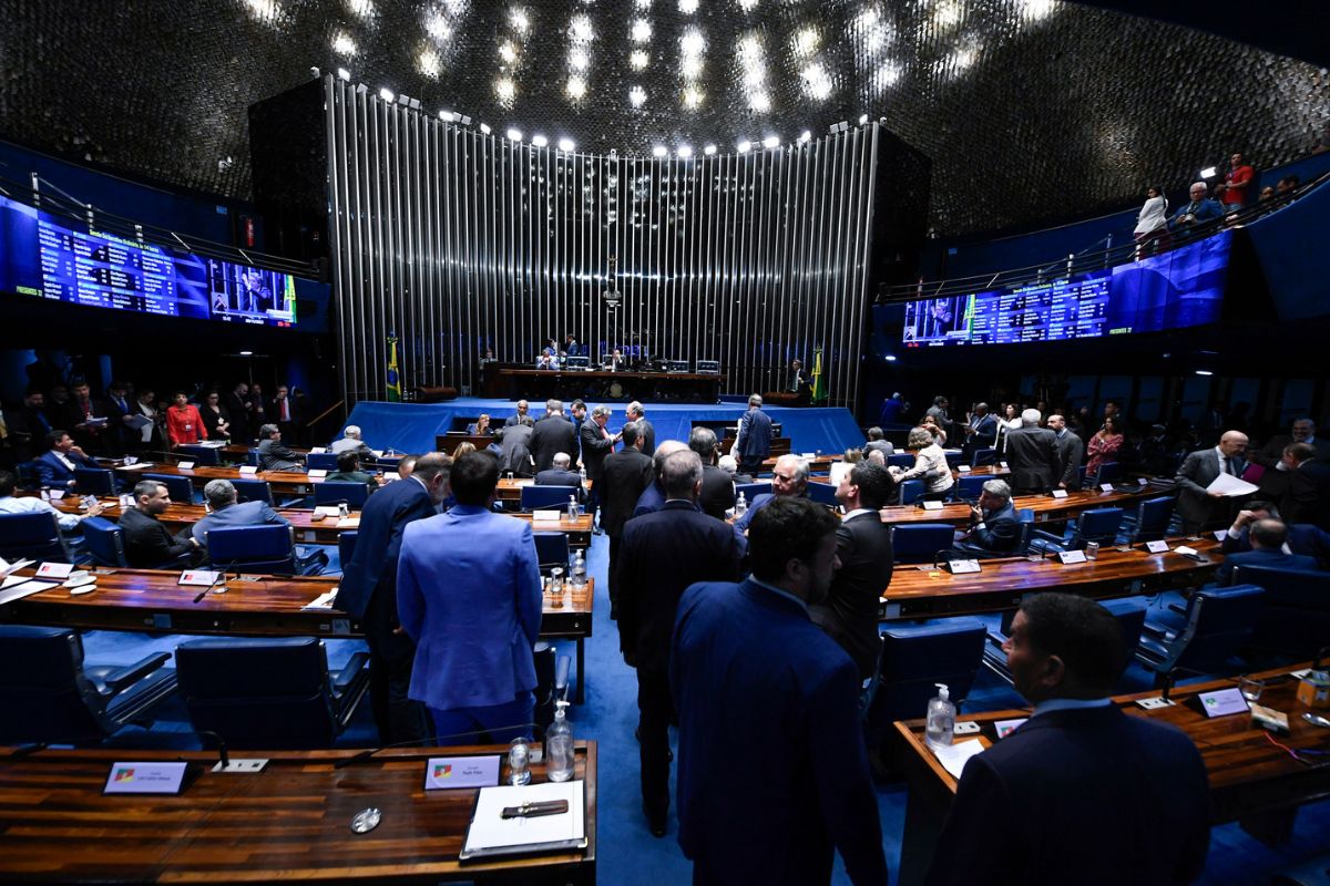 Senado aprova projeto que reduz isenções tributárias e amplia impostos sobre bets e fintechs