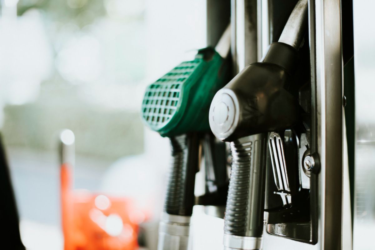Petrobras reduz preço do diesel para distribuidoras a partir deste sábado (14). Por que isso acontece?