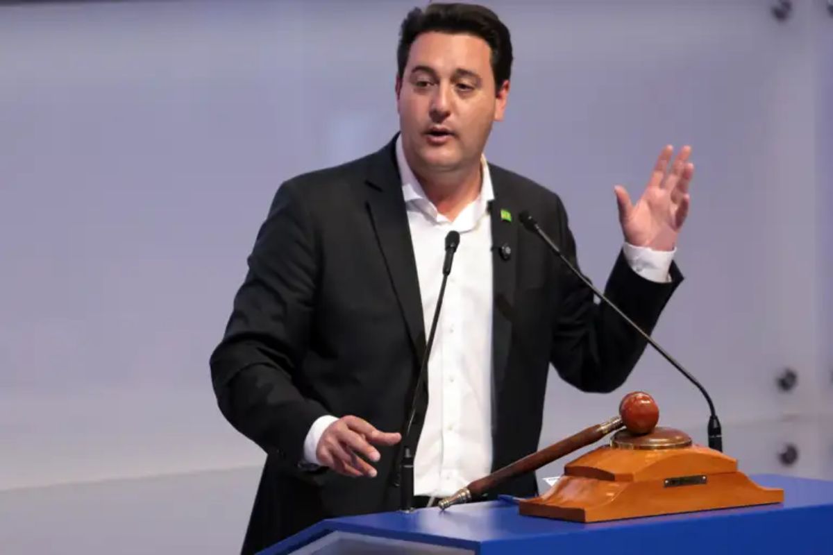 Ratinho desiste da Presidência da República