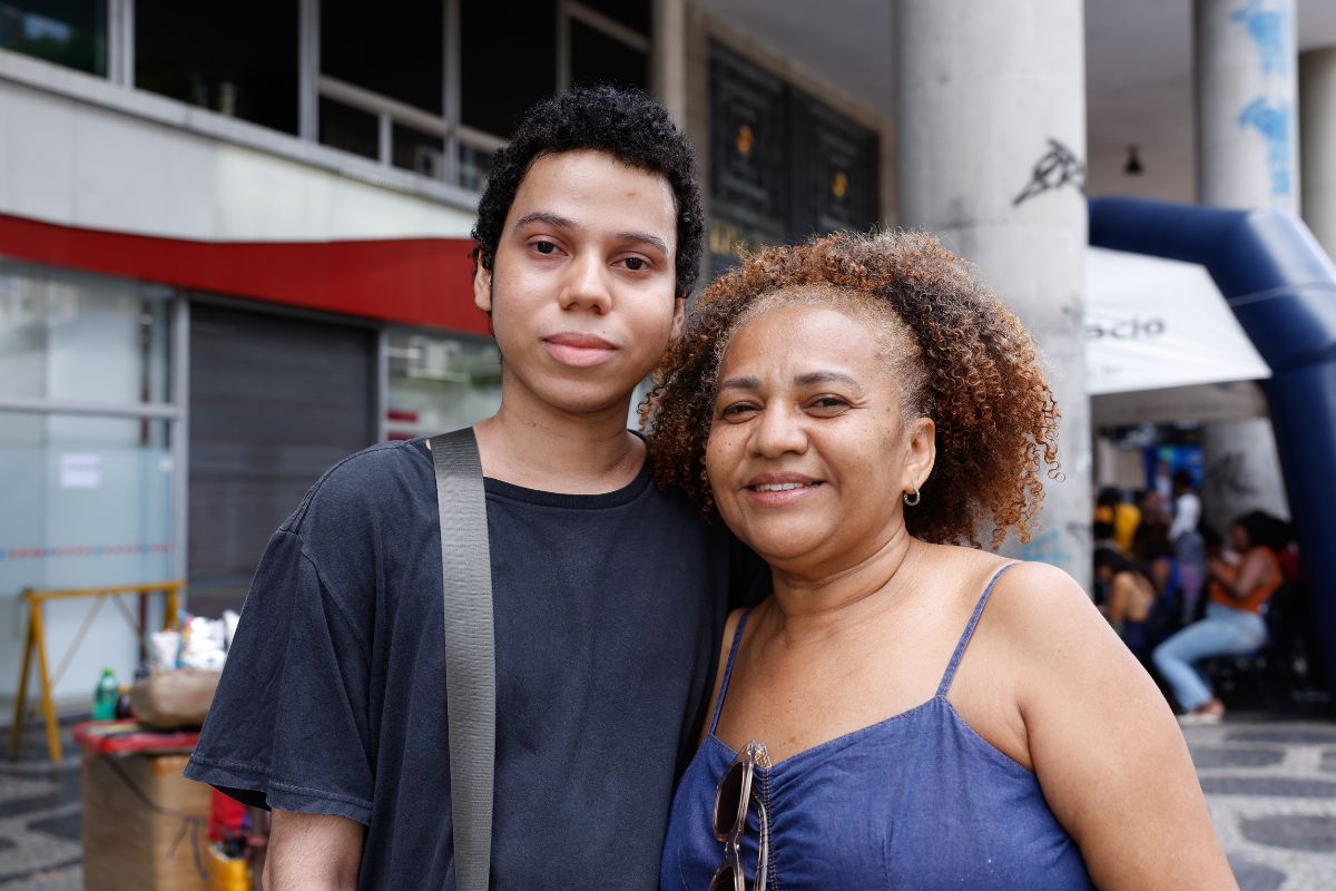 Estudo indica que Bolsa Família não reduz trabalho feminino e reacende debate sobre cuidado e crescimento