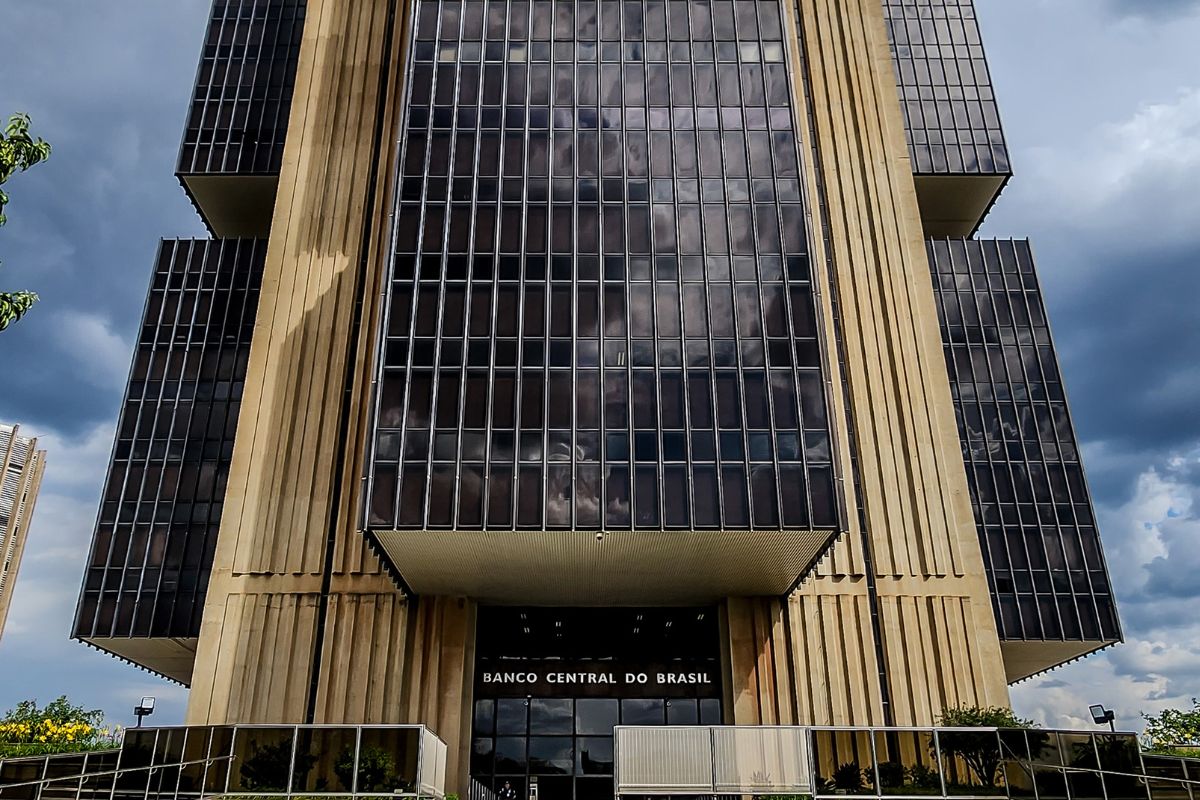 Mercado mantém aposta em Selic a 15% e empurra corte para março