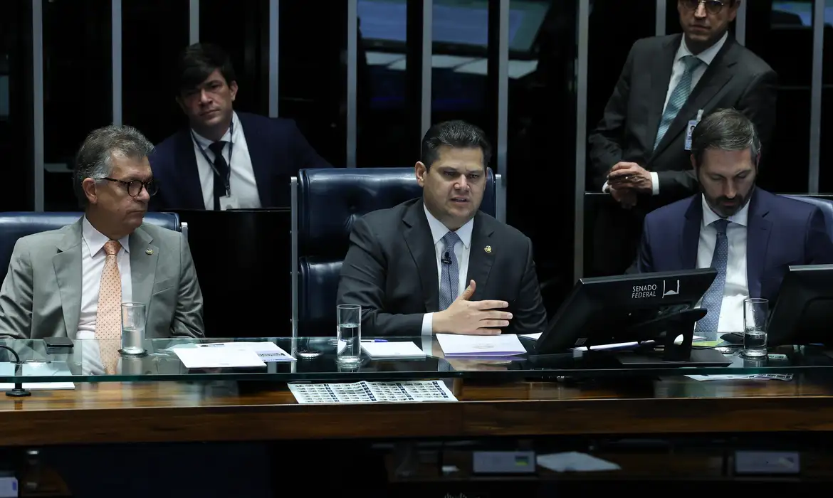 Alcolumbre pauta PEC do Marco Temporal um dia antes de decisão do STF