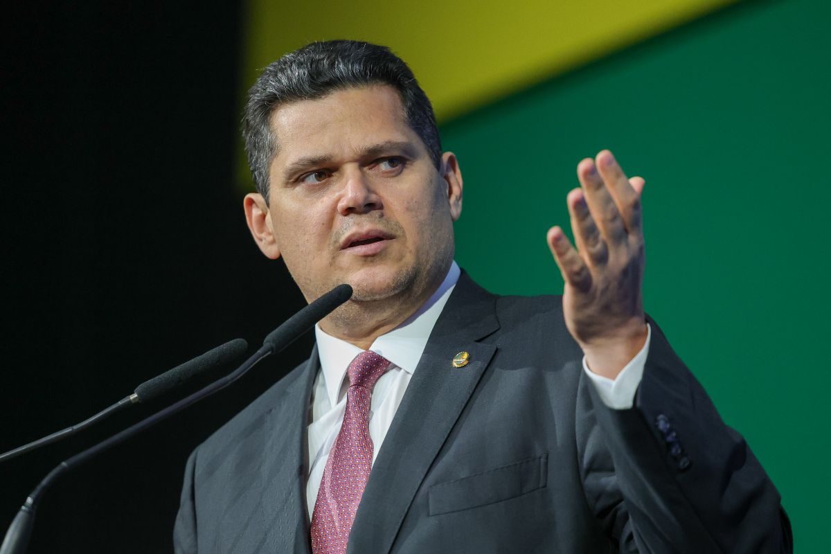 Alcolumbre adia análise dos vetos de Lula à flexibilização das regras de licenciamento ambiental
