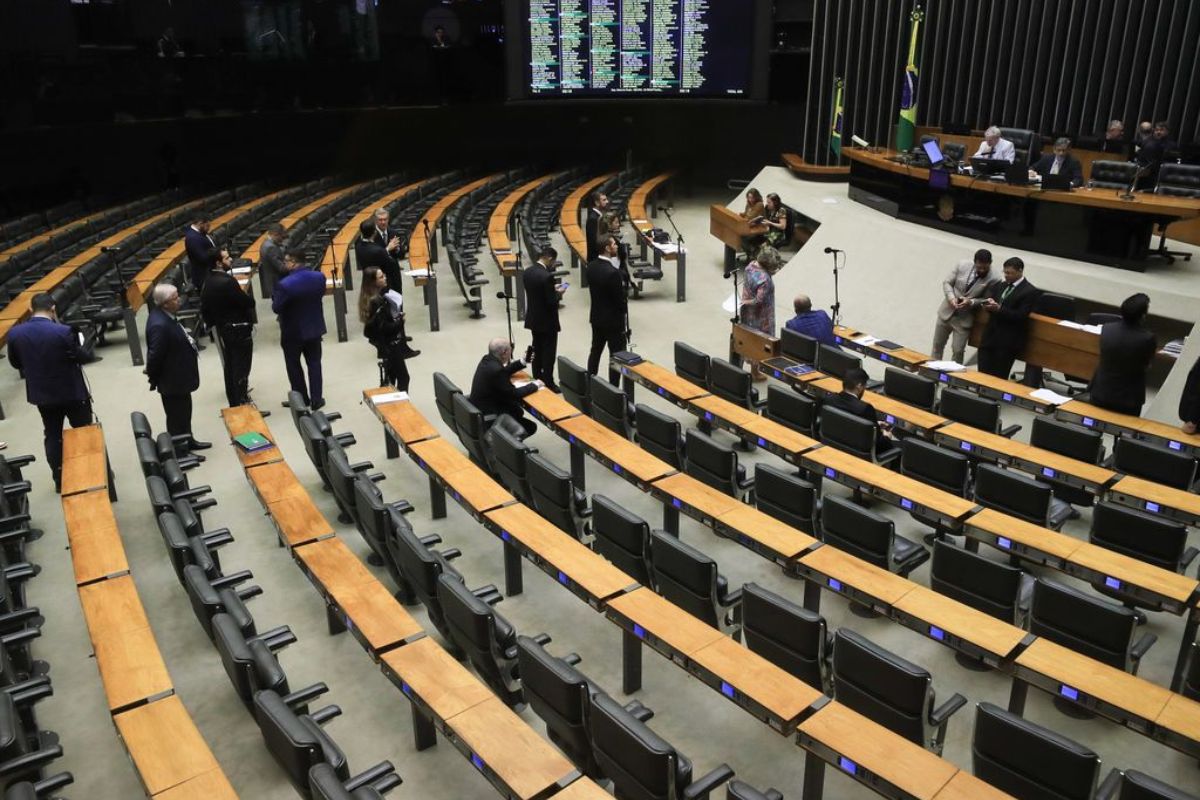 Ausências no Congresso Nacional passam impunes?