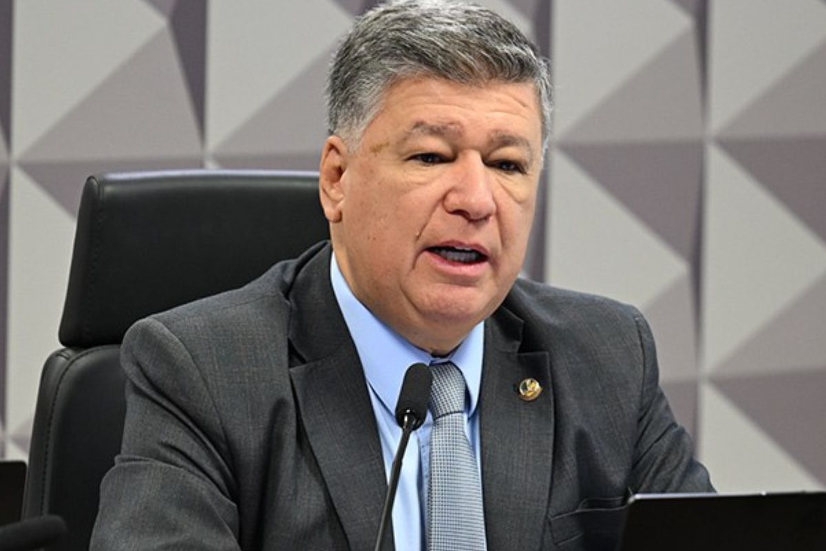 Presidente da CPMI do INSS defende suspensão de cobrança por 6 meses nos consignados já contratados; entenda