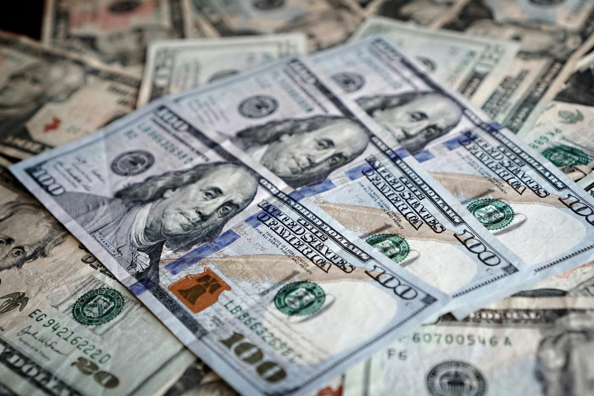 Por que o dólar está mais barato e o que pode acontecer nos próximos dias?