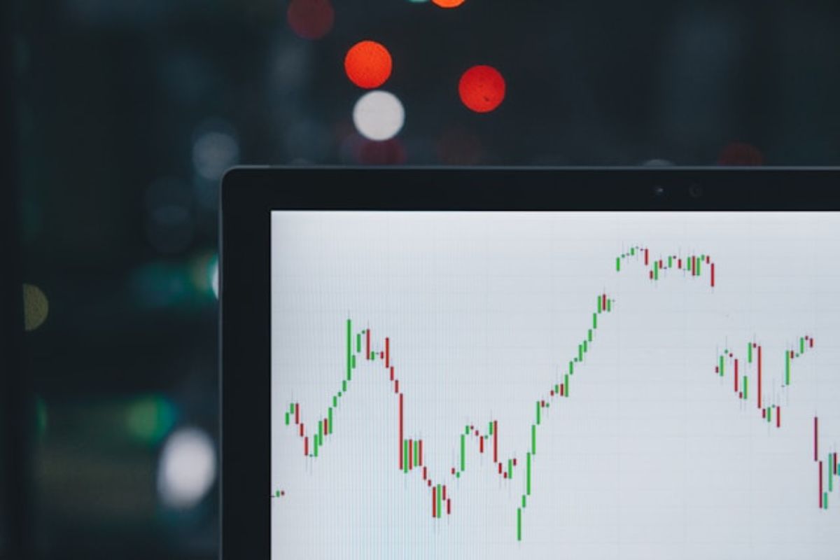 Ibovespa alcança patamar de 147 mil pontos nesta sexta com dólar fraco