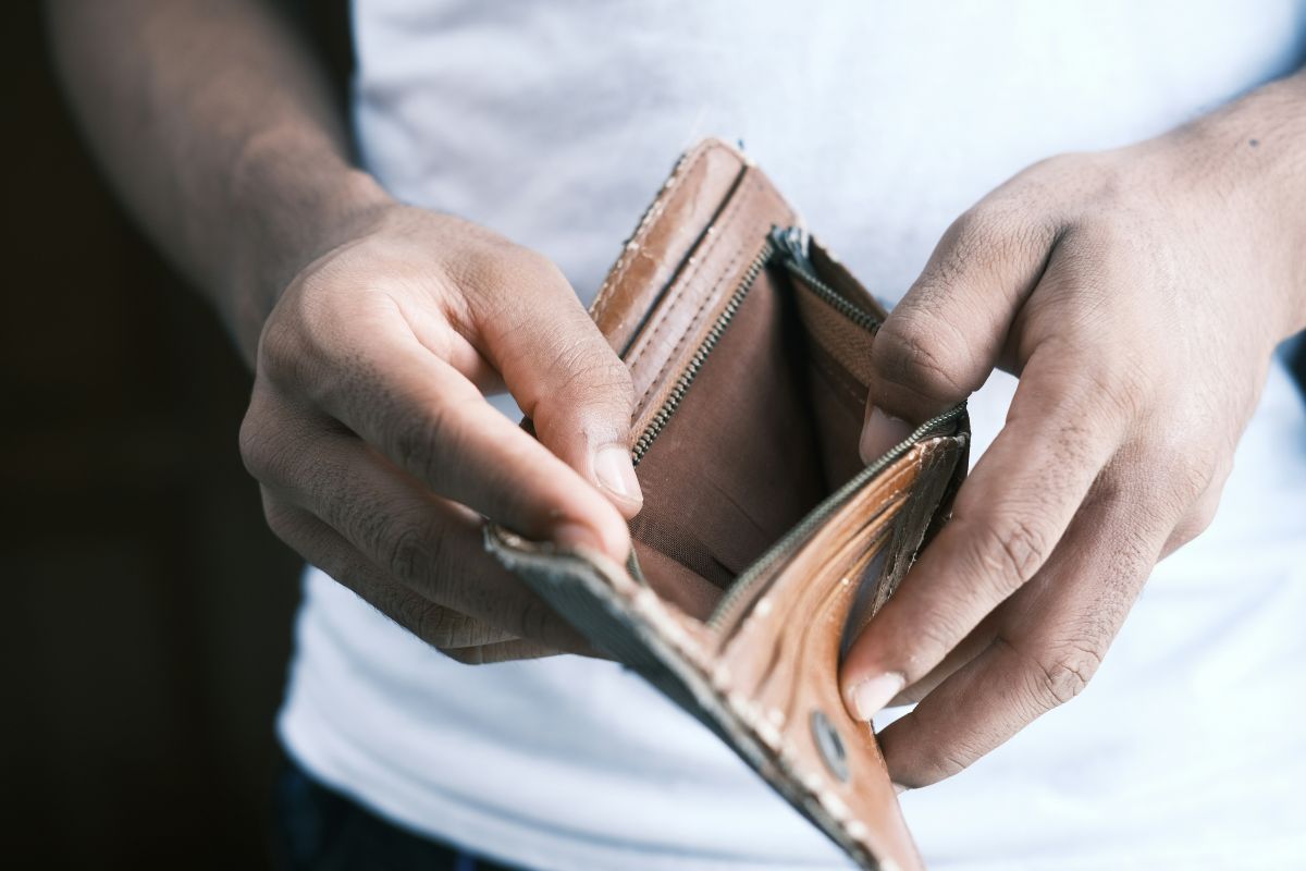 Entenda por que o crédito em atraso bateu recorde no Brasil